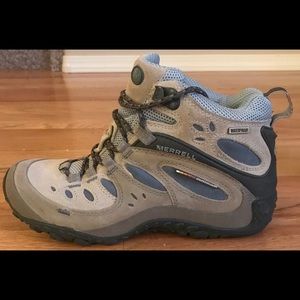 New MERRELL Women’s hiking boots SZ 7.5